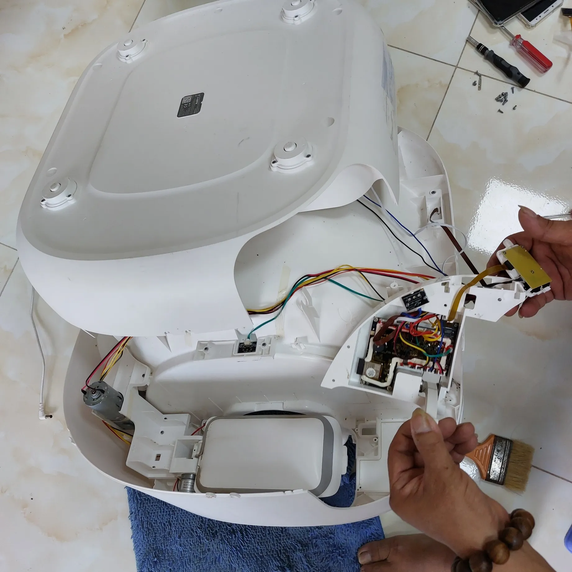 Trung tâm bảo hành luôn đảm bảo có đủ thiết bị và linh kiện thay thế khi máy được gửi bảo hành